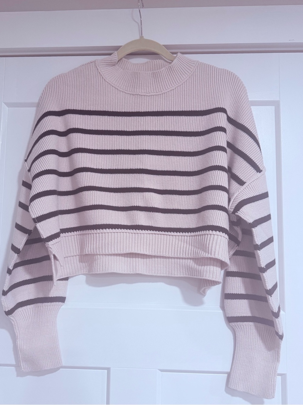 Free People cropped sweater sz M